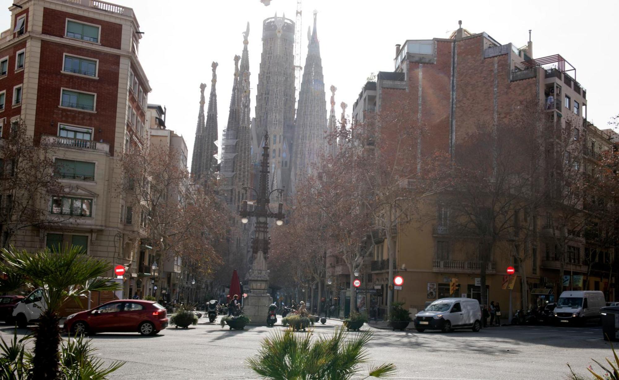 Gaudi-sant Pau Apartment *